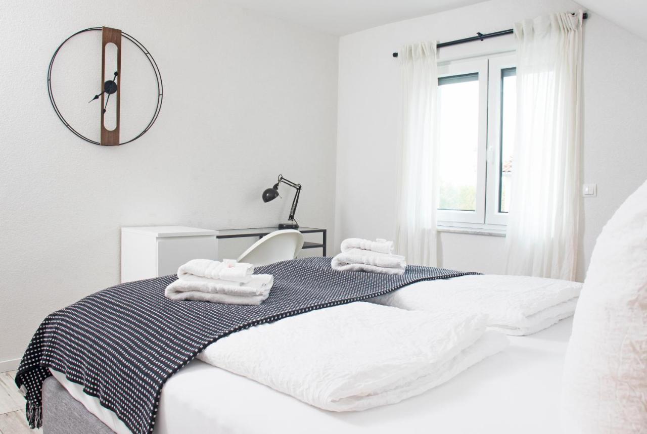Blackncozy - Design Appartement Mit Boxspringbett Und Balkon Lörrach Εξωτερικό φωτογραφία